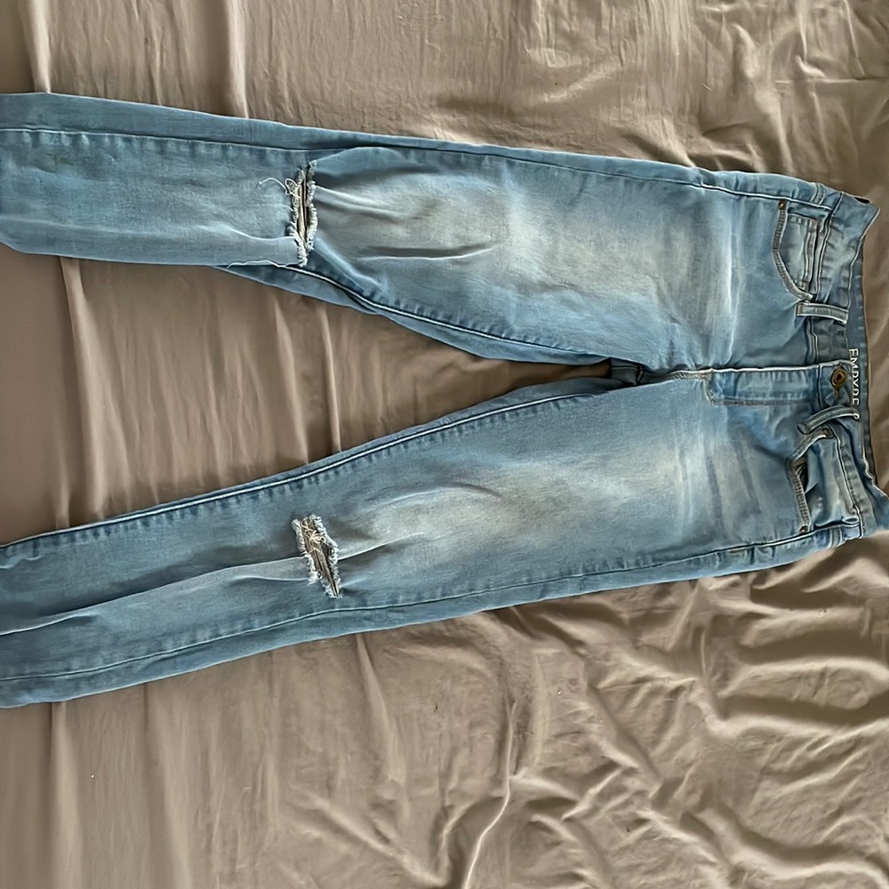 Blue jeans; Skinny. Comfortable. Ripped jeans.